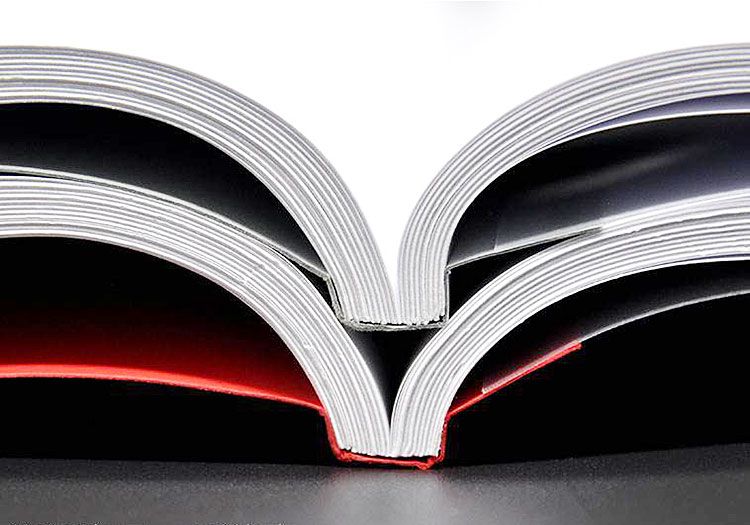 拆了書(shū)本脊背上的熱熔膠,重新膠裝